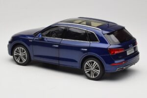 Audi Q5L FY Moder Paudi Model 1:18 33729 Kovina – slika 7 od 8