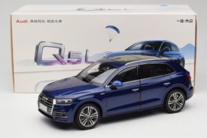 Audi Q5L FY Moder Paudi Model 1:18 33729 Kovina – slika 8 od 8