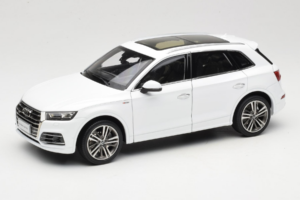 Audi Q5L FY Bel Paudi Model 1:18 30694 Kovina