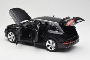 Audi Q7 4M Mat Črna Minichamps 1:18 110014001 Kovina – slika 5 od 8