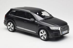 Audi Q7 4M Mat Črna Minichamps 1:18 110014001 Kovina – slika 6 od 8