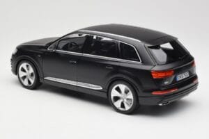 Audi Q7 4M Mat Črna Minichamps 1:18 110014001 Kovina – slika 7 od 8