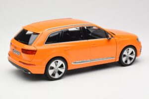 Audi Q7 4M Oranžna Metallic Minichamps 1:18 110014004 Kovina – slika 3 od 8
