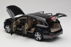 Audi Q7 Črn Kyosho 1:18 09221BK Kovina – slika 5 od 8