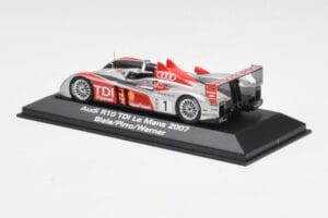 Audi R10 TDI LMP1 #1 F. Biela / E. Pirro / M. Werner 24 Hours of Le Mans 2007 Minichamps 1:43 5020700213 Kovina – slika 3 od 4