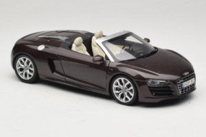 Audi R8 5.2 Spyder Teak Brown Kyosho 1:18 5010918525 Kovina – slika 6 od 8