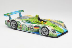 Audi R8 LMP Crocodile 2001 Maisto 1:18 35899 Kovina – slika 4 od 6