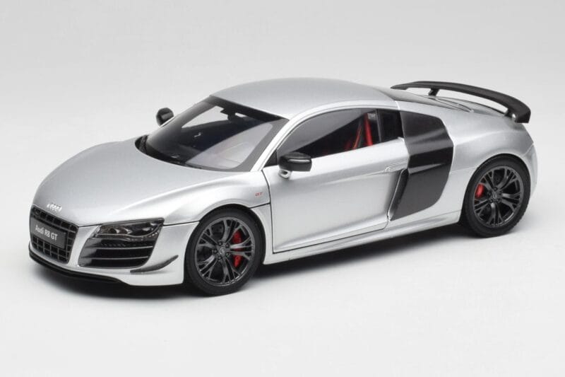 Audi R8 GT Type 42 Ice Srebrna Metallic Kyosho 1:18 09218IS Kovina