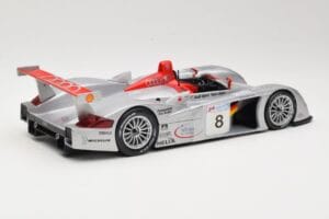 Audi R8 LMP900 #8 Audi Sport Team Joest F. Biela / E. Pirro / T. Kristensen 24 Hours of Le Mans 2000 Maisto 1:18 38899 Kovina – slika 2 od 6