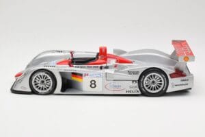 Audi R8 LMP900 #8 Audi Sport Team Joest F. Biela / E. Pirro / T. Kristensen 24 Hours of Le Mans 2000 Maisto 1:18 38899 Kovina – slika 3 od 6