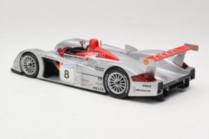 Audi R8 LMP900 #8 Audi Sport Team Joest F. Biela / E. Pirro / T. Kristensen 24 Hours of Le Mans 2000 Maisto 1:18 38899 Kovina – slika 5 od 6