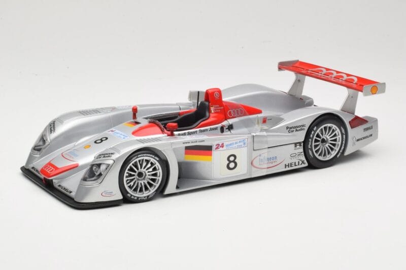 Audi R8 LMP900 #8 Audi Sport Team Joest F. Biela / E. Pirro / T. Kristensen 24 Hours of Le Mans 2000 Maisto 1:18 38899 Kovina