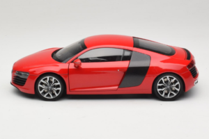 Audi R8 Rdeč Kyosho 1:18 09213R Kovina – slika 4 od 8