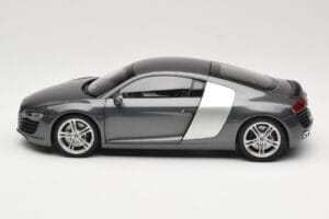Audi R8 Type 42 4.2 Daytona Grey Kyosho 1:18 5010618425 Kovina – slika 4 od 8