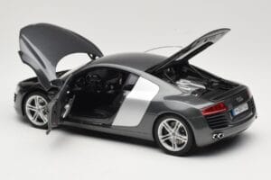 Audi R8 Type 42 4.2 Daytona Grey Kyosho 1:18 5010618425 Kovina – slika 5 od 8