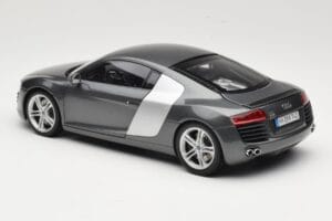 Audi R8 Type 42 4.2 Daytona Grey Kyosho 1:18 5010618425 Kovina – slika 7 od 8