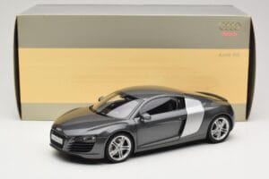 Audi R8 Type 42 4.2 Daytona Grey Kyosho 1:18 5010618425 Kovina – slika 8 od 8