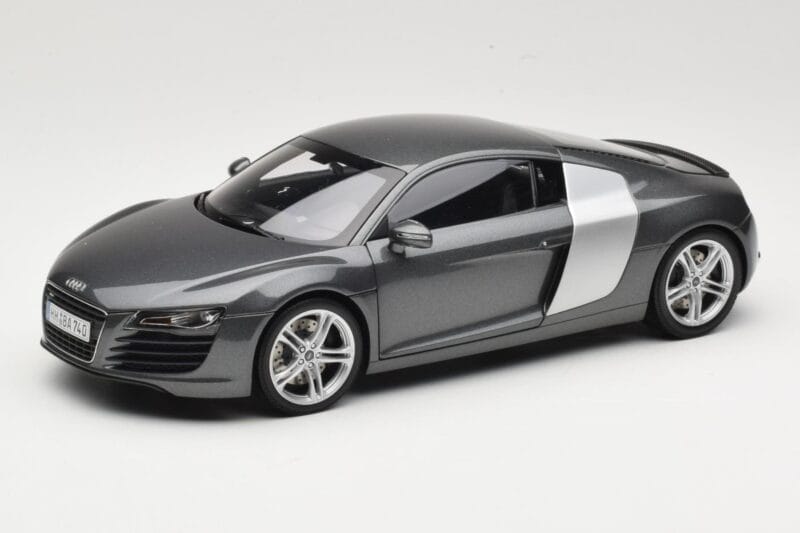 Audi R8 Type 42 4.2 Daytona Grey Kyosho 1:18 5010618425 Kovina
