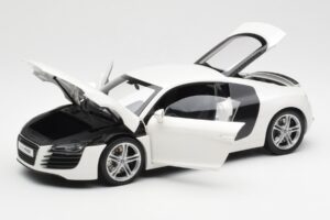Audi R8 Type 42 Bel Kyosho 1:18 09213W Kovina – slika 2 od 8
