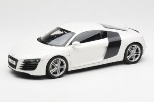 Audi R8 Type 42 Bel Kyosho 1:18 09213W Kovina