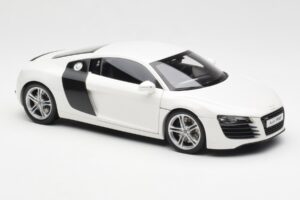 Audi R8 Type 42 Bel Kyosho 1:18 09213W Kovina – slika 6 od 8