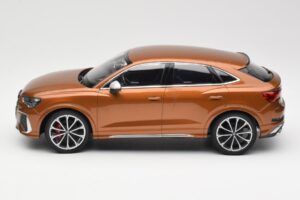 Audi RS Q3 Sportback 8U Brown Metallic Minichamps 1:18 155018104 Kovina – slika 3 od 6