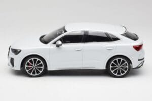 Audi RS Q3 F3 Sportback Glacier White Metallic Minichamps 1:18 155018105 Kovina – slika 3 od 6