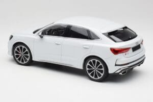 Audi RS Q3 F3 Sportback Glacier White Metallic Minichamps 1:18 155018105 Kovina – slika 5 od 6
