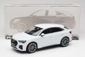 Audi RS Q3 F3 Sportback Glacier White Metallic Minichamps 1:18 155018105 Kovina – slika 6 od 6