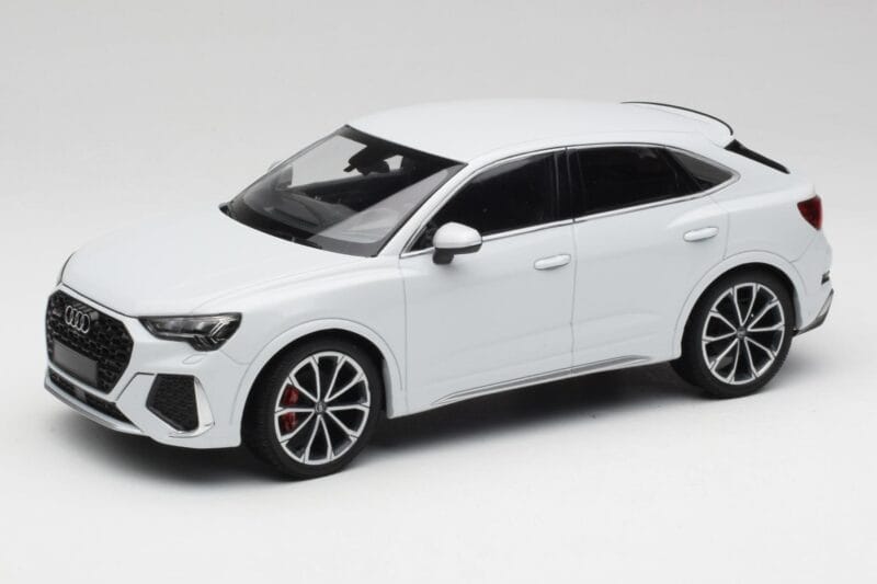 Audi RS Q3 F3 Sportback Glacier White Metallic Minichamps 1:18 155018105 Kovina