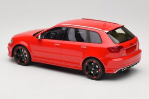 Audi RS3 8P Sportback Rdeč DNA 1:18 DNA000056 Smola – slika 5 od 6