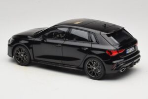 Audi RS3 8Y Sportback Myth Black Norev 1:18 188388 Kovina – slika 7 od 8