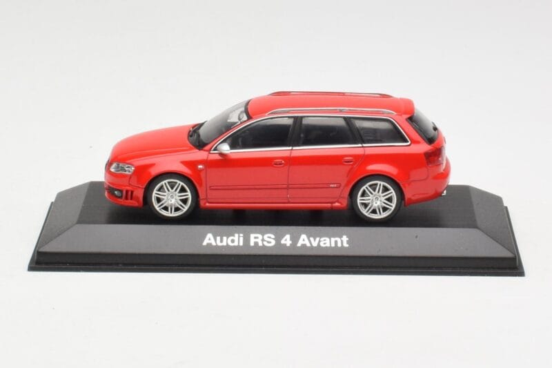 Audi RS4 B7 Avant Rdeč Minichamps 1:43 5010509213 Kovina
