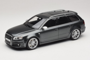 Audi RS4 B7 Siv Otto 1:18 OT721 Smola