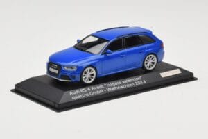 Audi RS4 B8 Avant Nogaro Blue Božična Izbira 2014 Minichamps 1:43 AUDI003 Kovina – slika 2 od 4