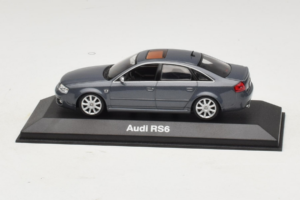 Audi RS6 C5 Siv Minichamps 1:43 20000001217001 Kovina