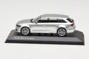 Audi RS6 C7 Avant Prisma Silver Minichamps 1:43 5011216213 Kovina