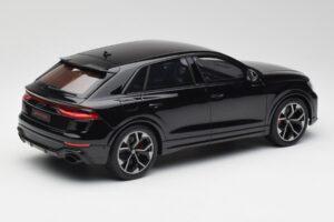 Audi RSQ8 Night Črn GT Spirit 1:18 GT305 Smola – slika 2 od 6