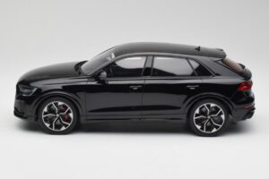 Audi RSQ8 Night Črn GT Spirit 1:18 GT305 Smola – slika 3 od 6