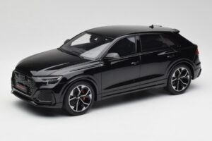 Audi RSQ8 Night Črn GT Spirit 1:18 GT305 Smola
