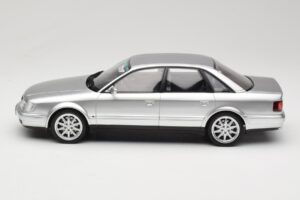 Audi S4 C4 4.2 V8 Crystal Silver Otto 1:18 OT464 Smola – slika 3 od 6