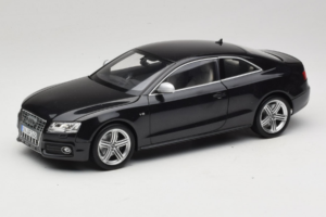 Audi S5 B8 Coupe Črn Norev 1:18 188360 Kovina