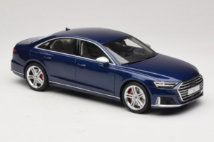 Audi S8 D5 Modra GT Spirit 1:18 GT313 Smola – slika 4 od 6