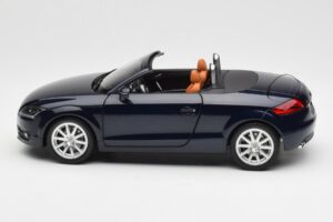 Audi TT 8J Roadster Globokomorski Moder Minichamps 1:18 5010500525 Kovina – slika 4 od 8