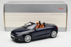 Audi TT 8J Roadster Globokomorski Moder Minichamps 1:18 5010500525 Kovina – slika 8 od 8