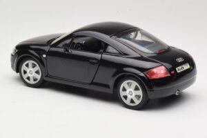 Audi TT 8N Črna Revell 1:18 08953 Kovina – slika 7 od 8