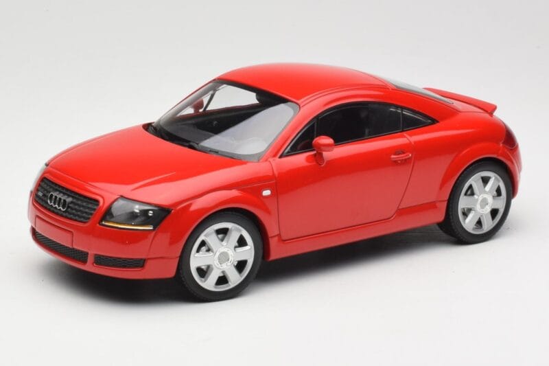 Audi TT 8N Rdeč Minichamps 1:18 155017022 Kovina