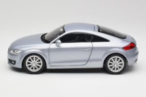 Audi TT 8N RHD Lake Srebrna Metalik Minichamps 1:18 150015020 Kovina – slika 4 od 8