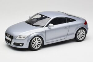 Audi TT 8N RHD Lake Srebrna Metalik Minichamps 1:18 150015020 Kovina
