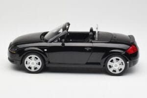 Audi TT 8N Roadster Black Metallic Minichamps 1:18 155017030 Kovina – slika 3 od 6